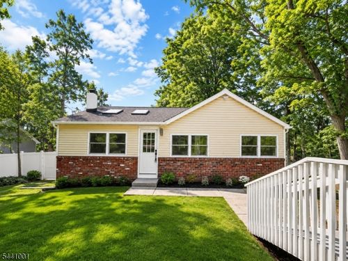 30 Belford Dr, Hewitt, NJ, 07421-1821 | Card Image