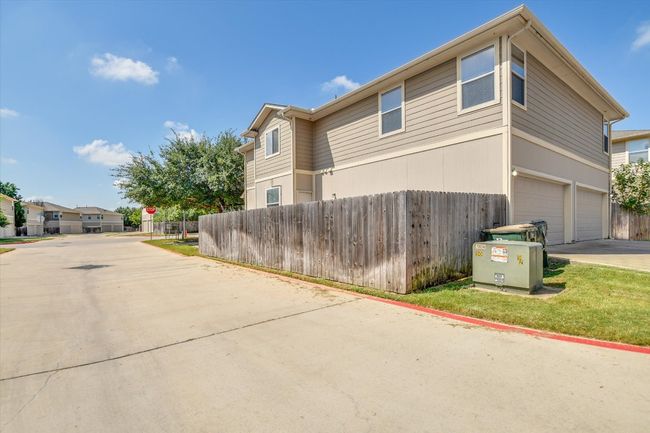 Alley access to garage provides extra parking opportunities | Image 25