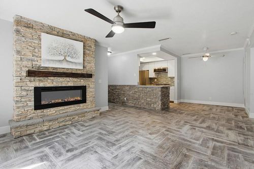 115-1091 Shadowridge Dr, Vista, CA, 92081-9057 | Card Image