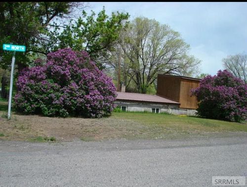 747 W 2nd N, Saint Anthony, ID, 83445-1315 | Card Image