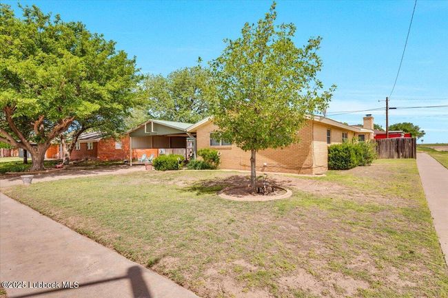 1405 3 Rd St, House other with 3 bedrooms, 2 bathrooms and null parking in Plains TX | Image 14