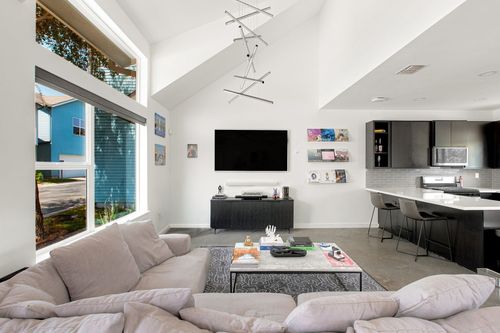 5-301 W Stassney Lane, Austin, TX, 78745 | Card Image