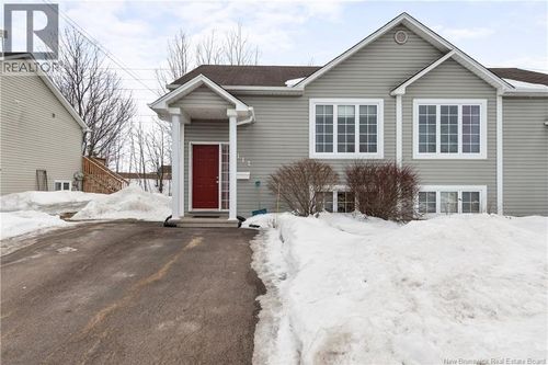 112 Mount Pleasant Rd, Moncton, NB, E1G5J2 | Card Image