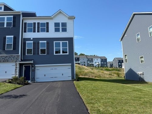 757 Olivia St, Pittsburgh, PA, 15205-9513 | Card Image