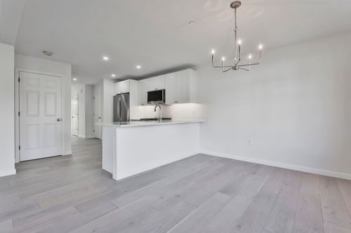 5 Autumn Ln, Raymond, NH, 03077-4005 | Card Image