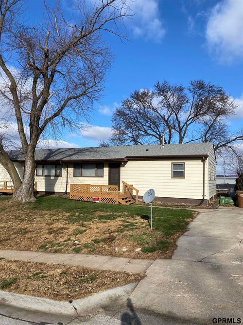 2210 Power Dr, Bellevue, NE, 68005-2127 | Card Image