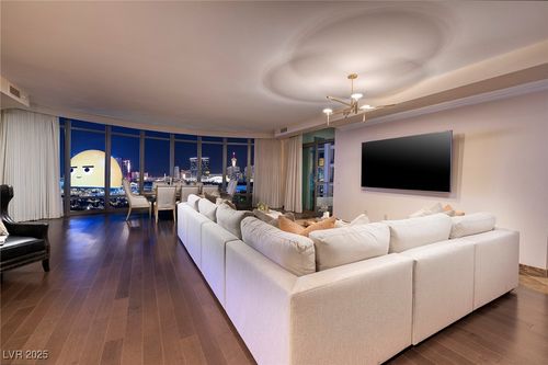 unit-1001-1 Hughes Center Dr, Las Vegas, NV, 89169-6732 | Card Image