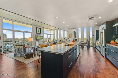 ph-d-2323 N Central Ave, Phoenix, AZ, 85004-1348 | Card Image
