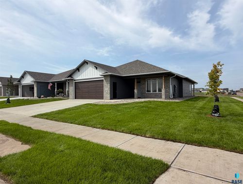5901 S Huntwood Ave, Sioux Falls, SD, 57108-3494 | Card Image