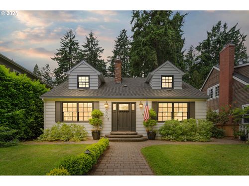 630 9th St, Lake Oswego, OR, 97034-2221 | Card Image