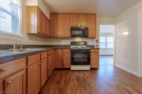 1709 Lawrence St, Rahway, NJ, 07065-5109 | Card Image