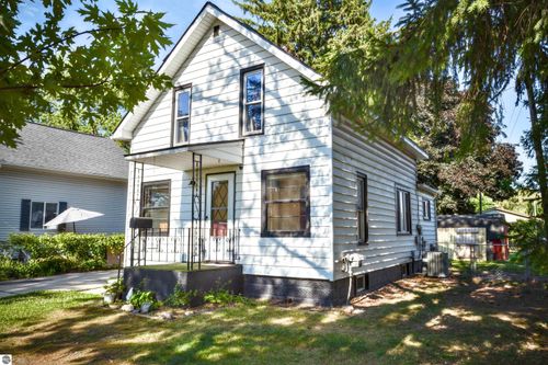 104 Grove Ave, Alma, MI, 48801-2638 | Card Image