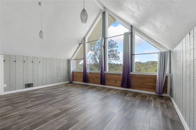 Upstairs Room 1 | Image 36