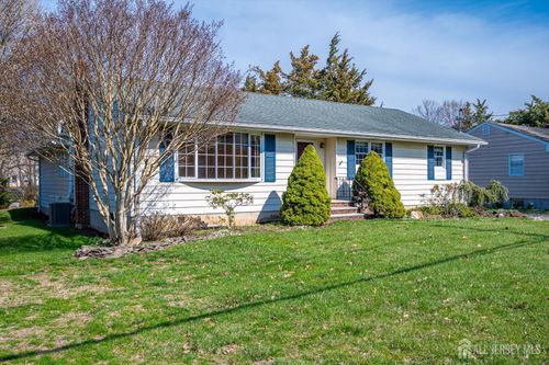 17 Bartha Ave, Edison, NJ, 08817-2439 | Card Image