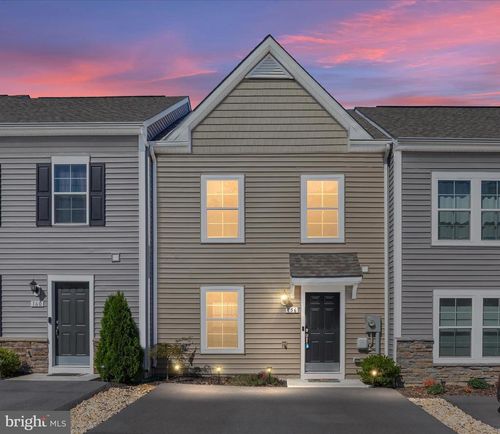 156 Scotch Pine Dr, BUNKER HILL, WV, 25413-2100 | Card Image