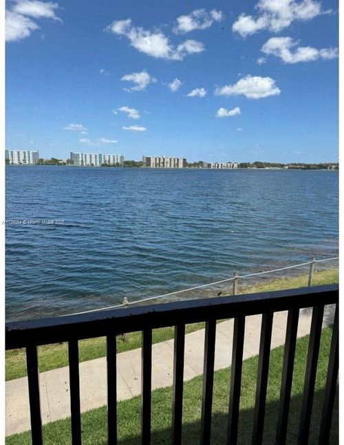 apt-202-117 Lake Emerald Dr, OAKLAND PARK, FL, 33309-6267 | Card Image