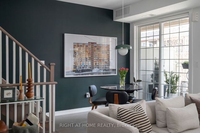 118 - 2320 Gerrard St E, Condo with 3 bedrooms, 2 bathrooms and 26 parking in Toronto ON | Image 4