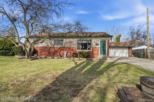 12068 Amber Ct, Sterling Heights, MI, 48312-2100 | Card Image