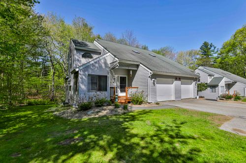8 Overlook Dr, Atkinson, NH, 03811-2720 | Card Image