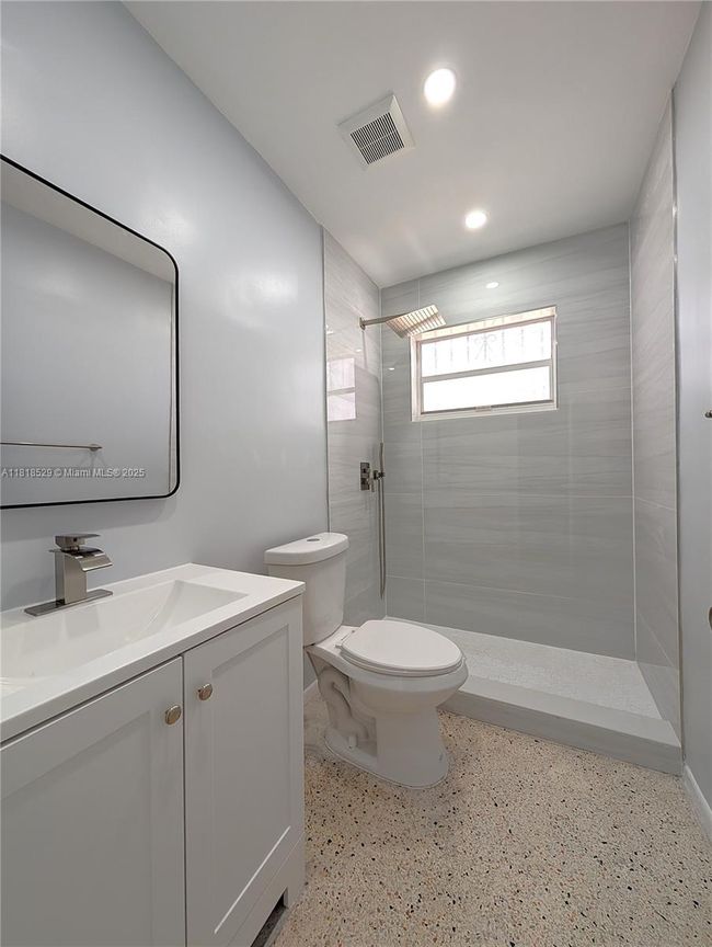 2281 - 2281 Sw 16 Th Ct, Home with 2 bedrooms, 1 bathrooms and null parking in Miami FL | Image 7