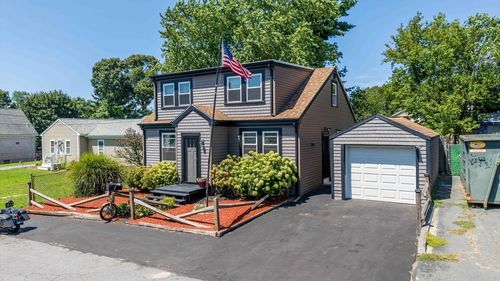 27 Jean St, Acushnet, MA, 02743-2703 | Card Image