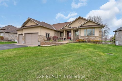 6703 Suncrest Dr, Greely, ON, K4P0B4 | Card Image