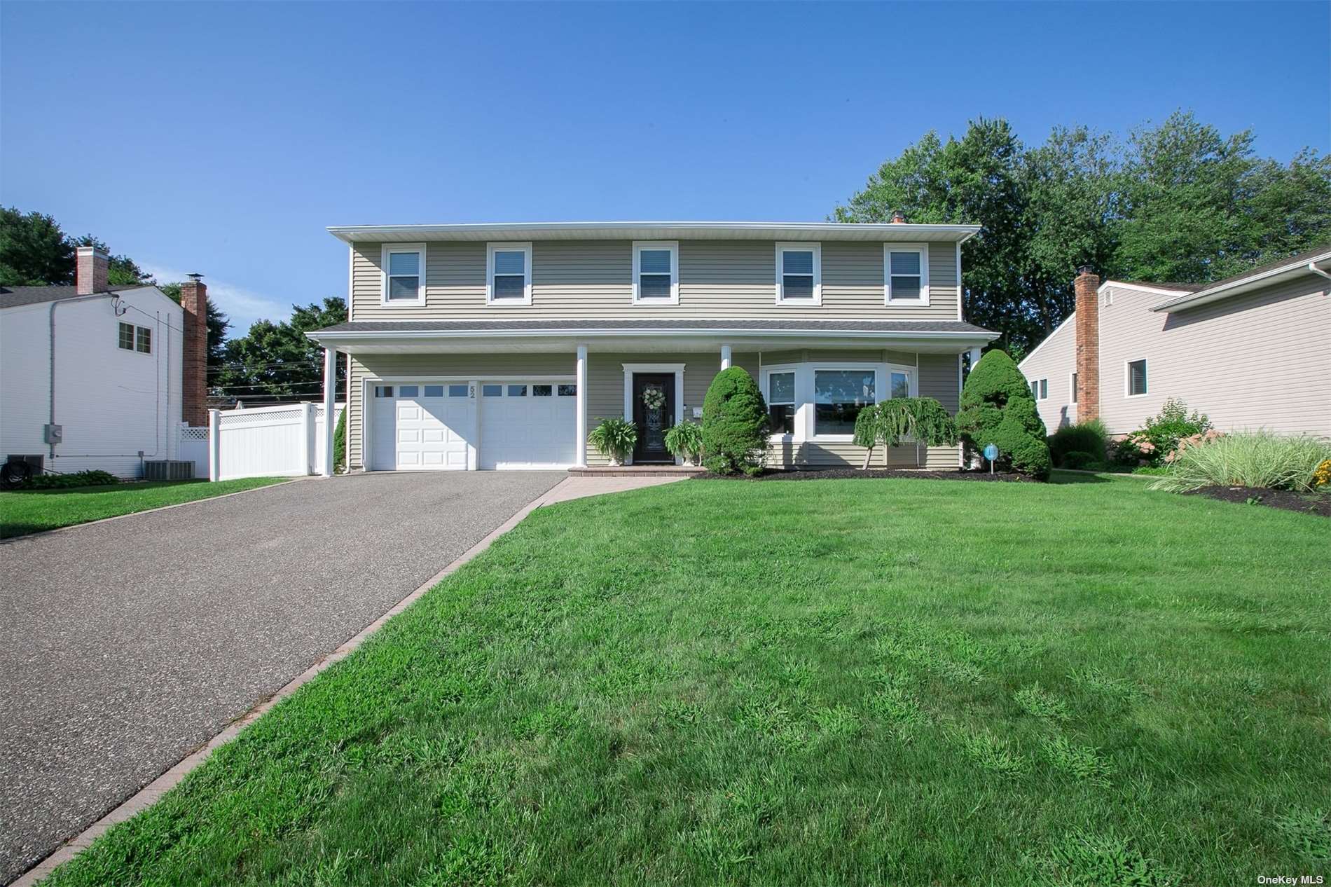 Primrose Ln, Kings Park, NY 11754