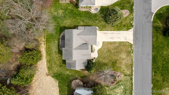 11-web-or-mls-3022-jamesway-ave | Image 48