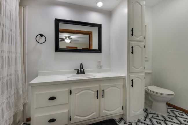 Master Bathroom | Image 15