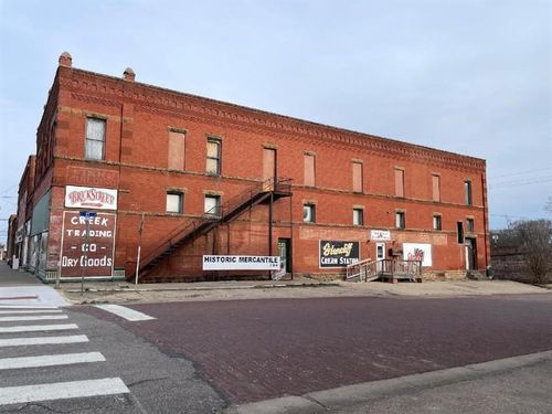 104 S 2nd St, Okemah, OK, 74859-4002 | Card Image