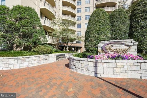402-7111 Woodmont Ave, CHEVY CHASE, MD, 20815-6232 | Card Image
