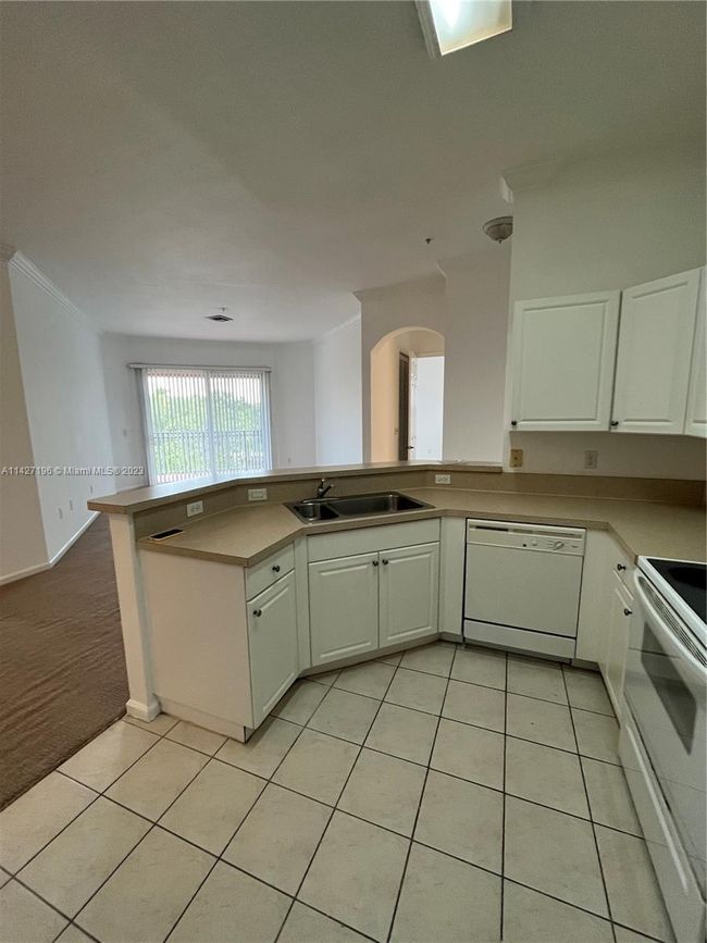 131 - 4706 Sw 160th Ave, Condo with 2 bedrooms, 2 bathrooms and null parking in Miramar FL | Image 3