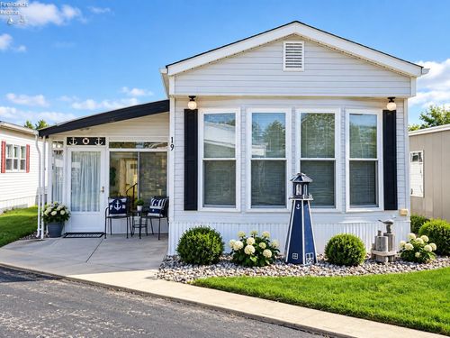 19-8175 North Shore Boulevard, Marblehead, OH, 43440 | Card Image