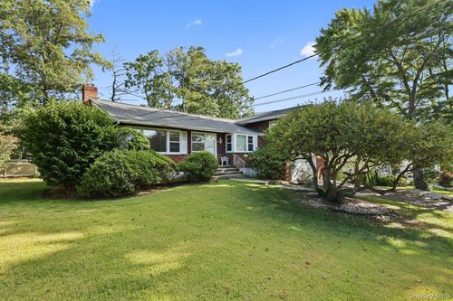 28 Hayhurst Rd, New Rochelle, NY, 10804-2002 | Card Image