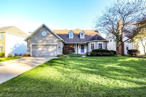 3015 Woodcrest Dr, Fairlawn, OH, 44333-9129 | Card Image