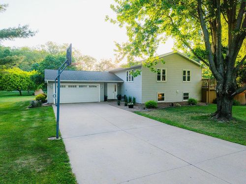 N5273 Clover Court, Onalaska, WI, 54650 | Card Image