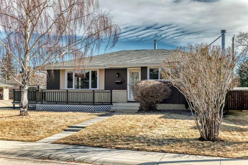 148 Huntridge Rd Ne, Calgary, AB, T2K4B5 | Card Image