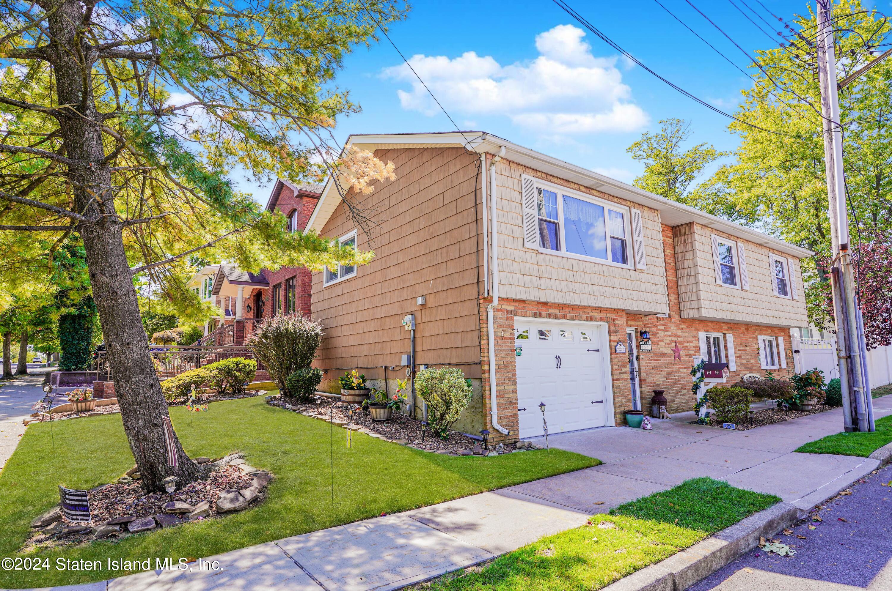 Lamoka Ave, Staten Island, NY 10312