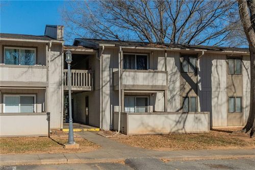 65n-2240 Sunderland Rd, Winston-Salem, NC, 27103-6585 | Card Image