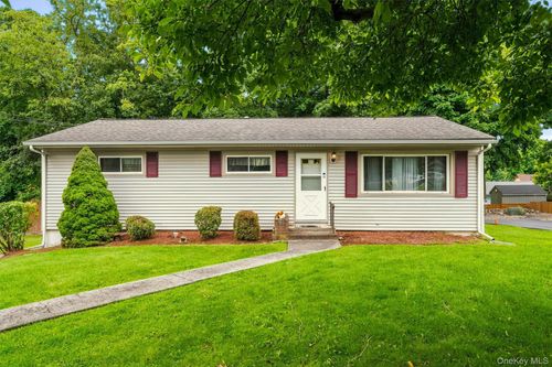 21 Keystone Park, Middletown, NY, 10940-4307 | Card Image