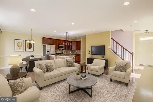 101 Pearce Ln, MONMOUTH JUNCTION, NJ, 08852-2049 | Card Image