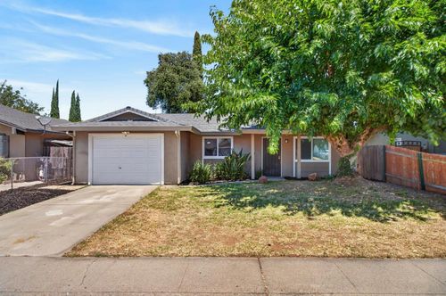 8783 El Toreador Way, Elk Grove, CA, 95624-1527 | Card Image