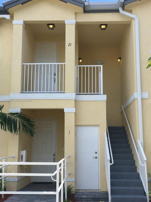 21-112 Se 28th Ter, Homestead, FL, 33033-7274 | Card Image