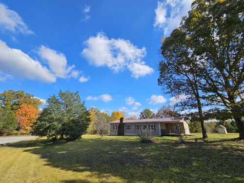 2305 Highway 46, Indian Mound, TN, 37079-5102 | Card Image