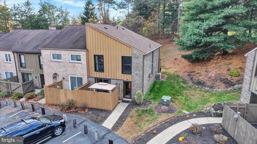 57 Wood Cir, READING, PA, 19607-3311 | Card Image