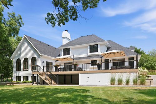 W307N2873 Fieldwood Dr, Pewaukee, WI, 53072-4288 | Card Image