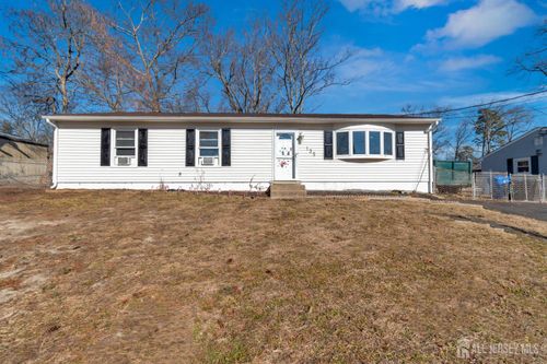 135 Hanover St, Pemberton, NJ, 08068-1006 | Card Image