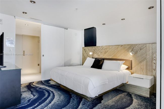 1802 - 3101 Bayshore Dr, Condo with 2 bedrooms, 2 bathrooms and null parking in Fort Lauderdale FL | Image 19