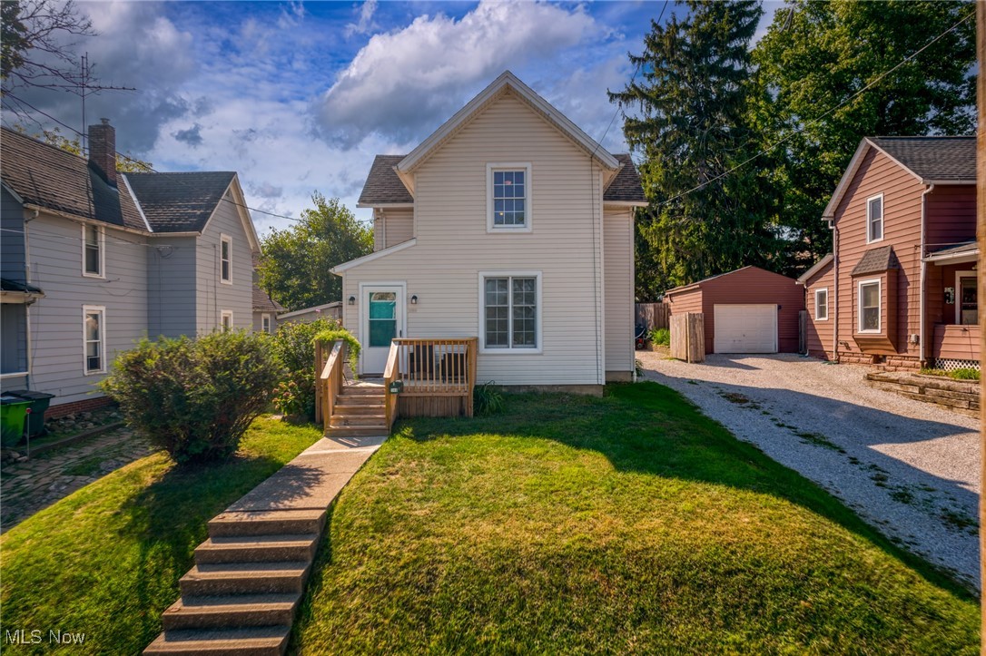 21st St, Barberton, OH 44203