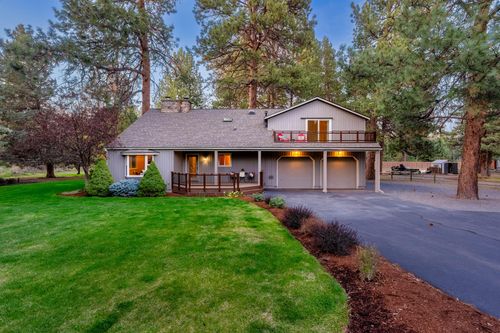 60596 Springtree Ct, Bend, OR, 97702-9444 | Card Image